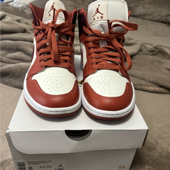 Brand NEW Nike Jordan 1’s - Picture 2 of 3